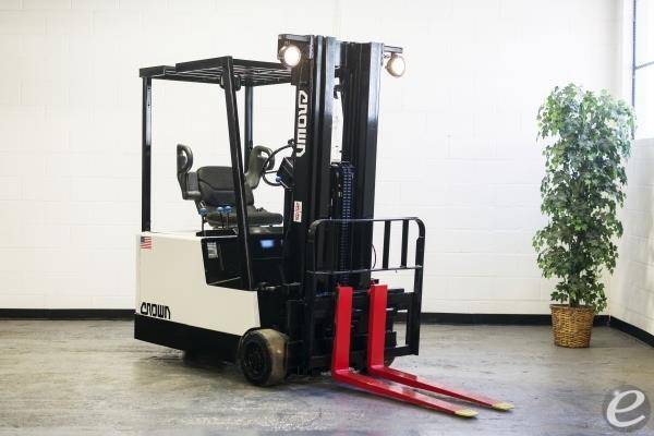 1995 Crown 30SCTT-S Electric Forklift - 123Forklift