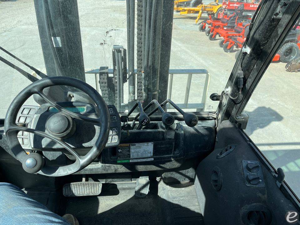 2017 Yale GDP110VX