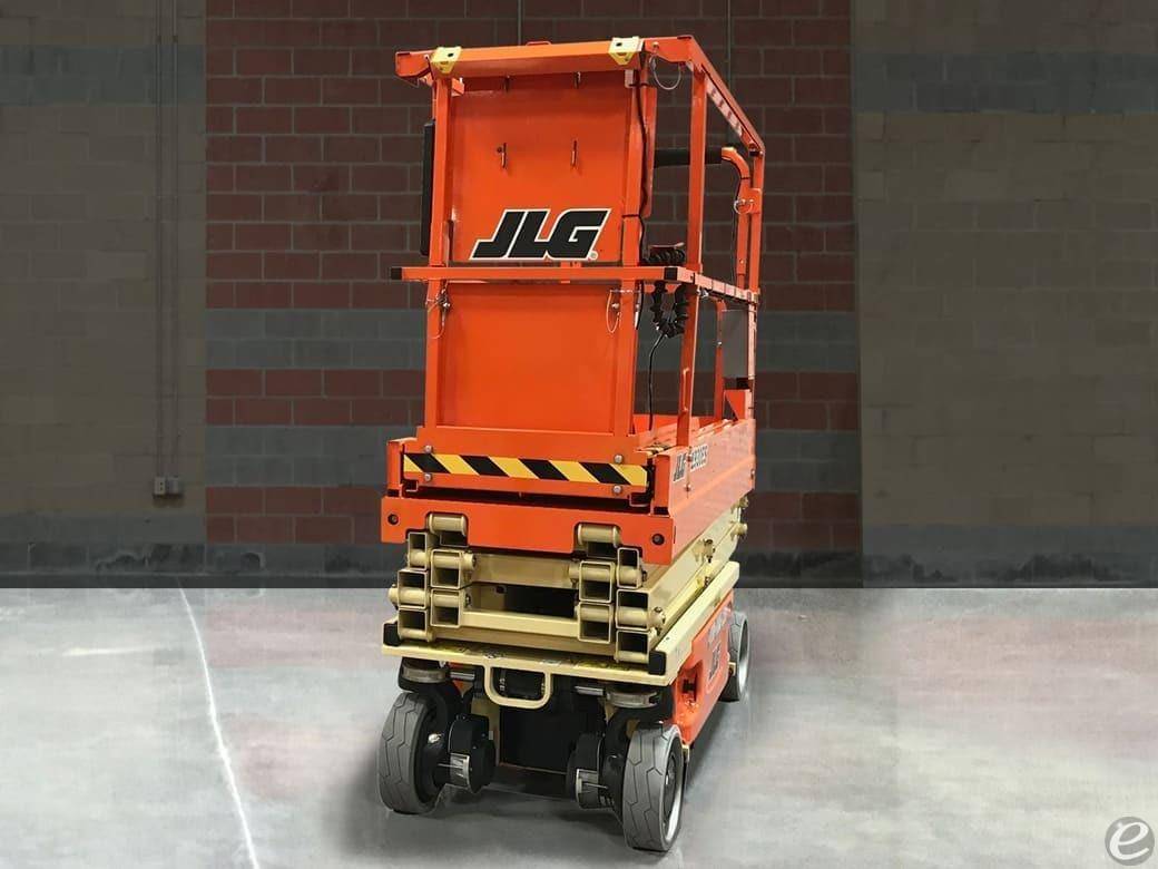1900 JLG ES1932