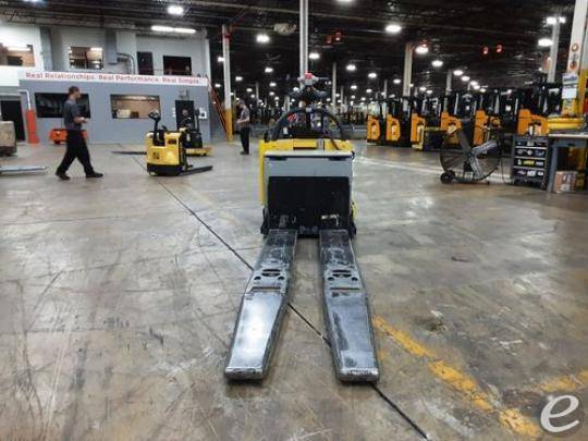 2017 Hyster B80ZHD Electric Forklift - 123Forklift