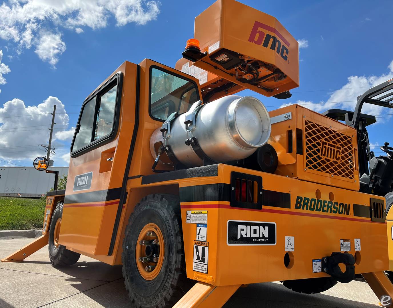 2024 Broderson IC352G