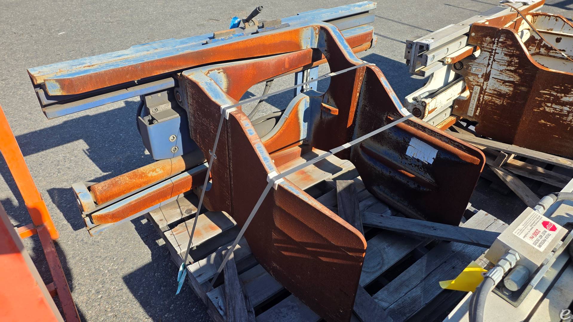 2014 Rightline LBM151