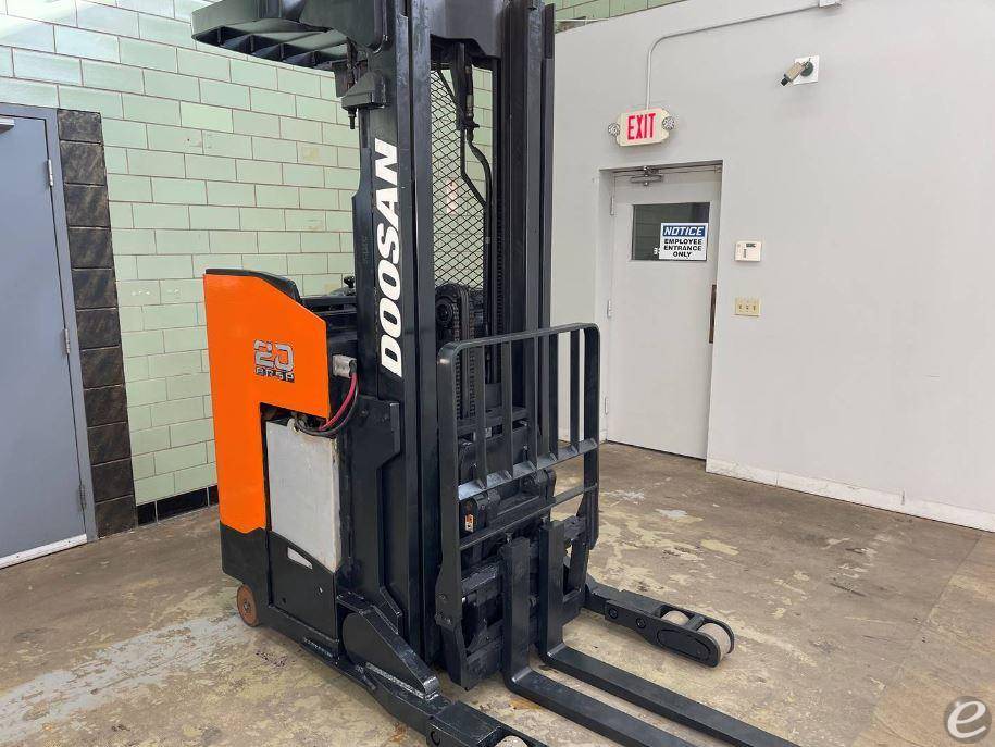 2015 Doosan BR20SP-7 Electric Reach Truck - 123Forklift