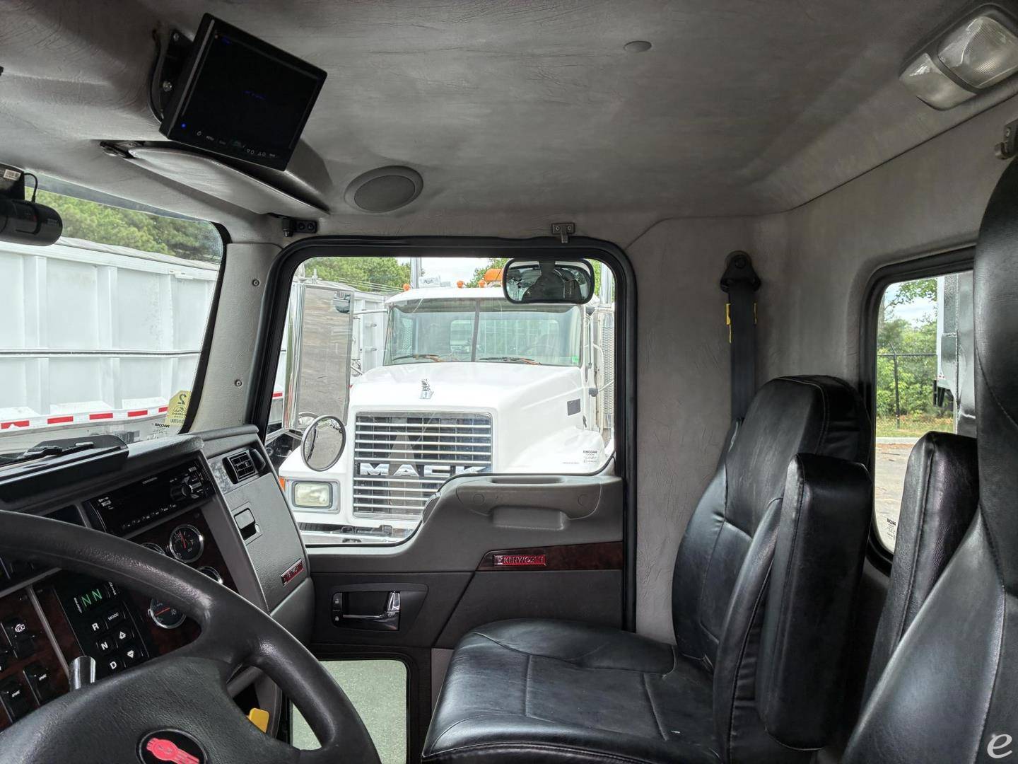 2019 Kenworth T370