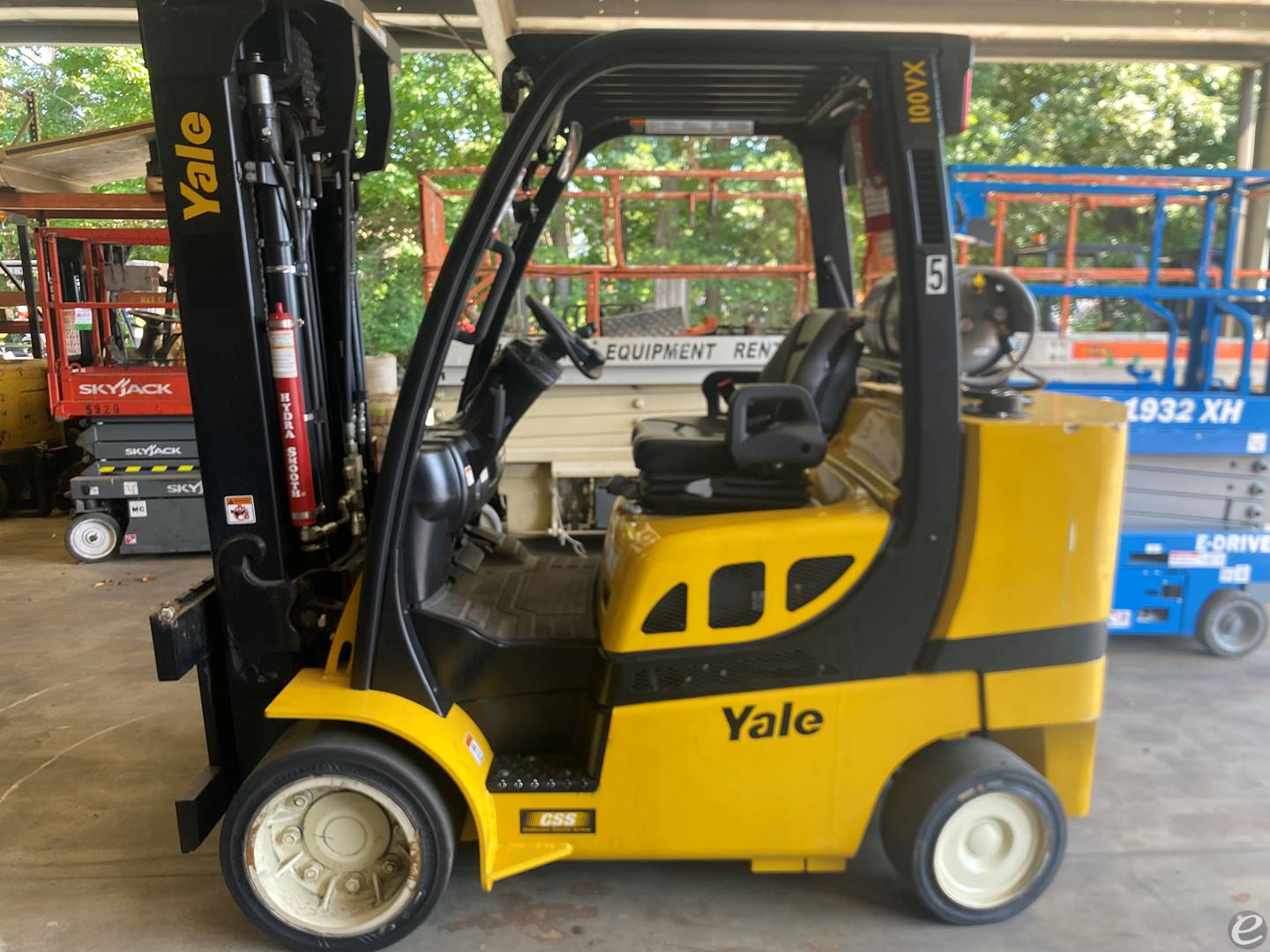 2022 Yale GLC100VX LP Gas Forklift
