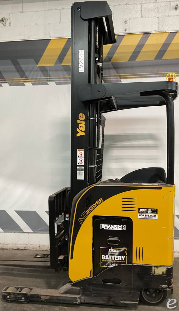 2019 Yale NR040EB