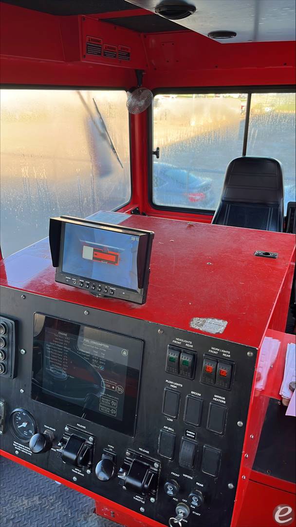 2021 Shuttlewagon SWX525