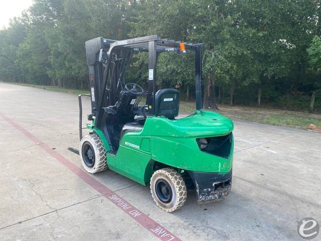 2014 Mitsubishi FG30N