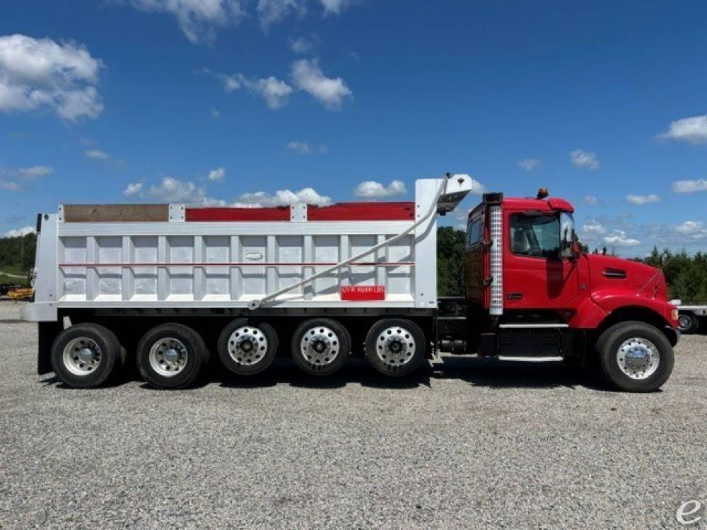 2017 Volvo VHD64F200