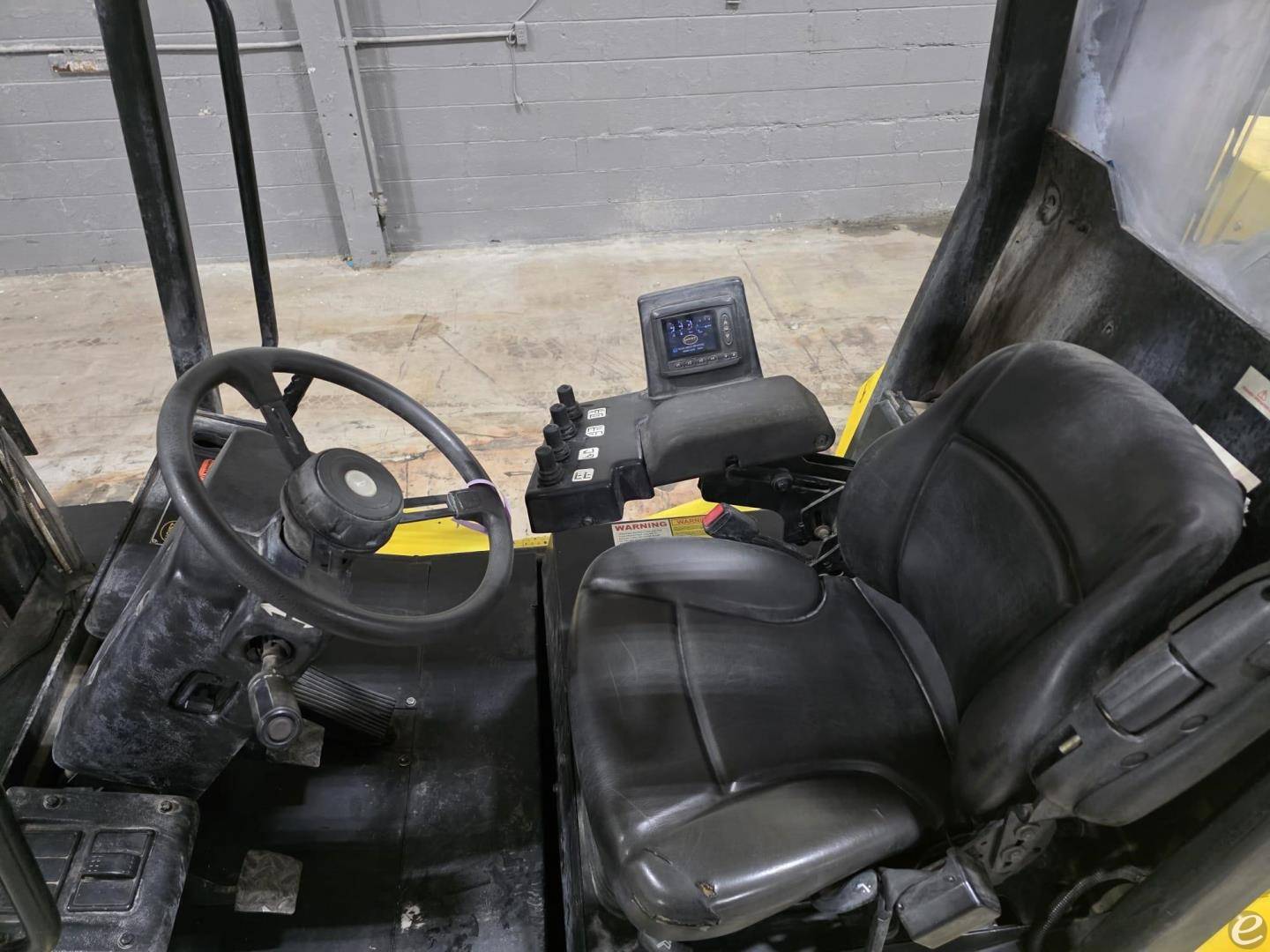 2012 Hoist Liftruck F450AT30