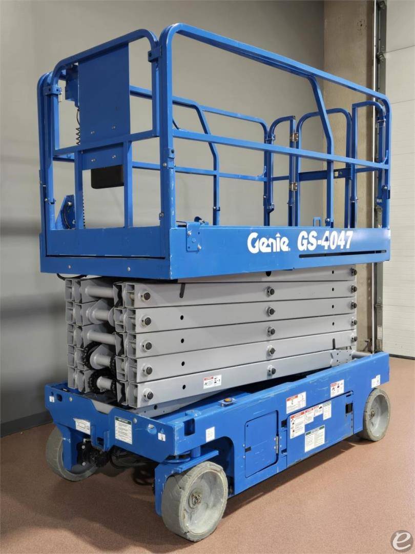 2017 Genie GS4047 Electric Scissor Lift - 123Forklift