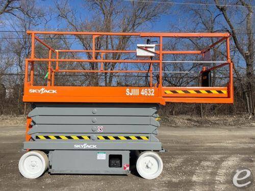 2014 Skyjack SJ6832RT Dual Fuel Sci...