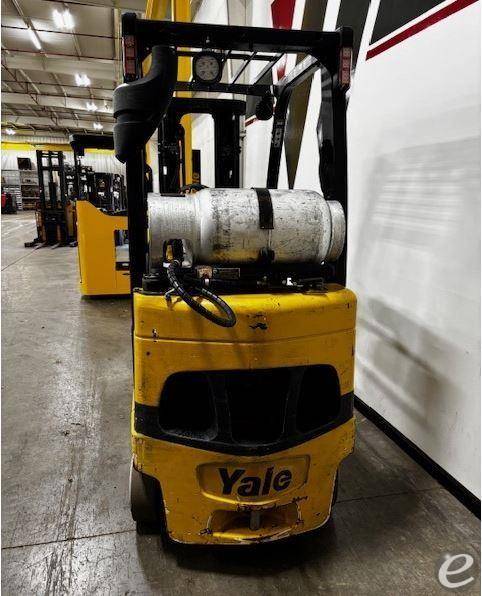 2011 Yale GLC040SVX