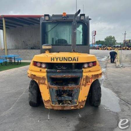 2022 Hyundai 70D-9