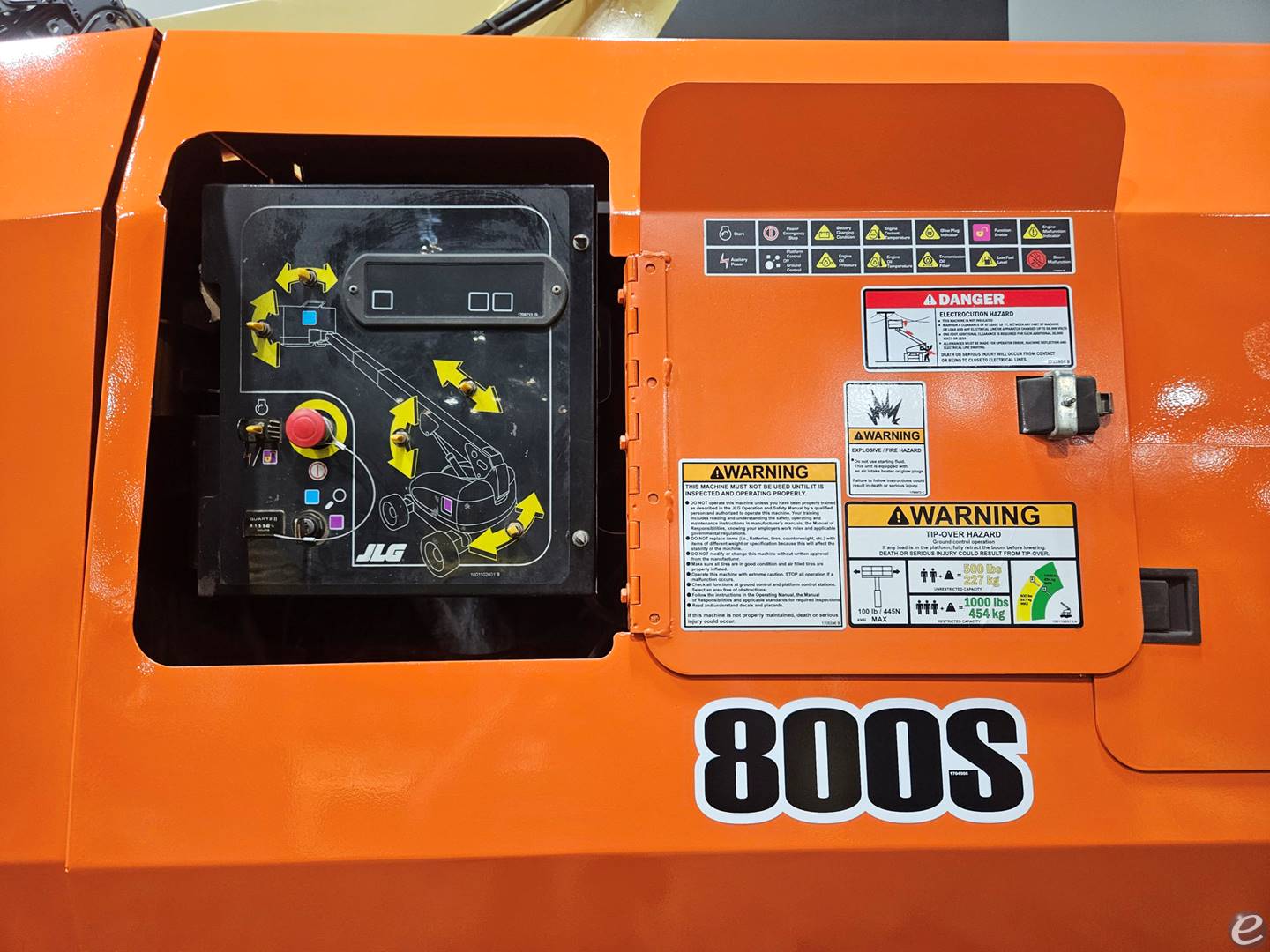2015 JLG 800S