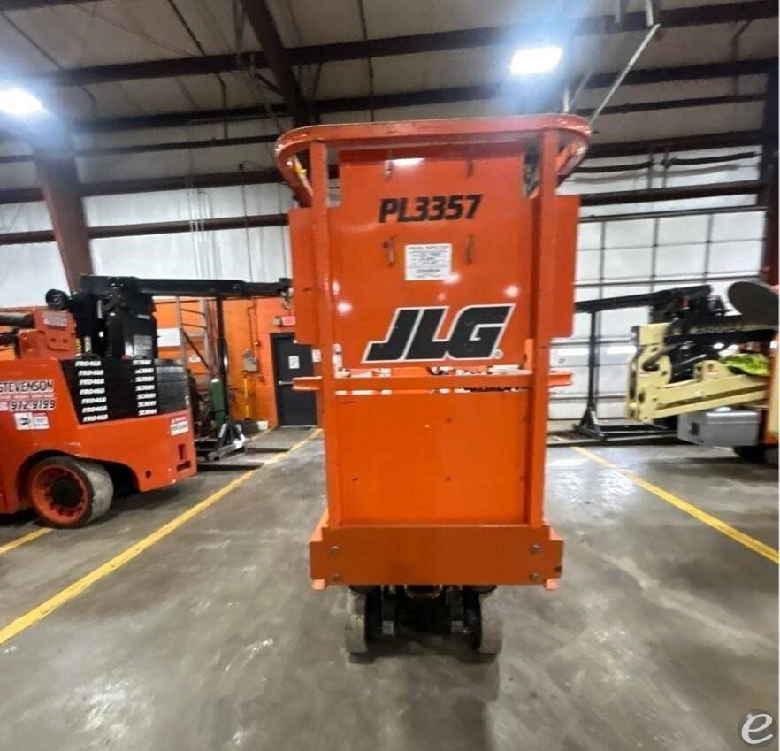 2017 JLG 1930ES