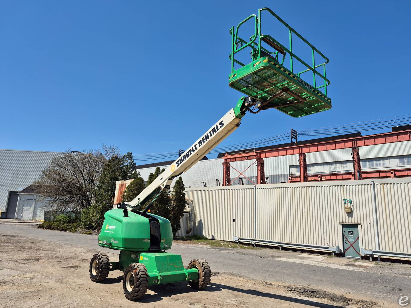 2017 JLG 400S