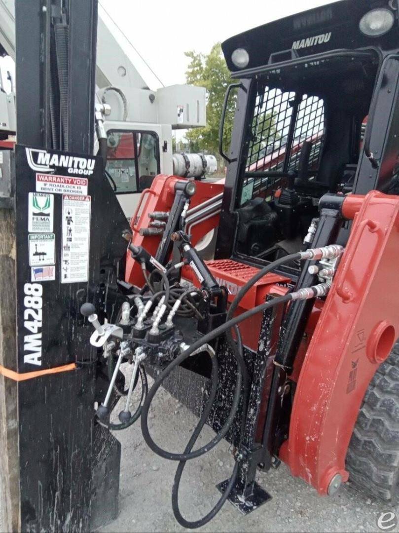 2024 Manitou POST DRIVER COMPLETE WITH SSL MOUNT, HOSE & COUPLE