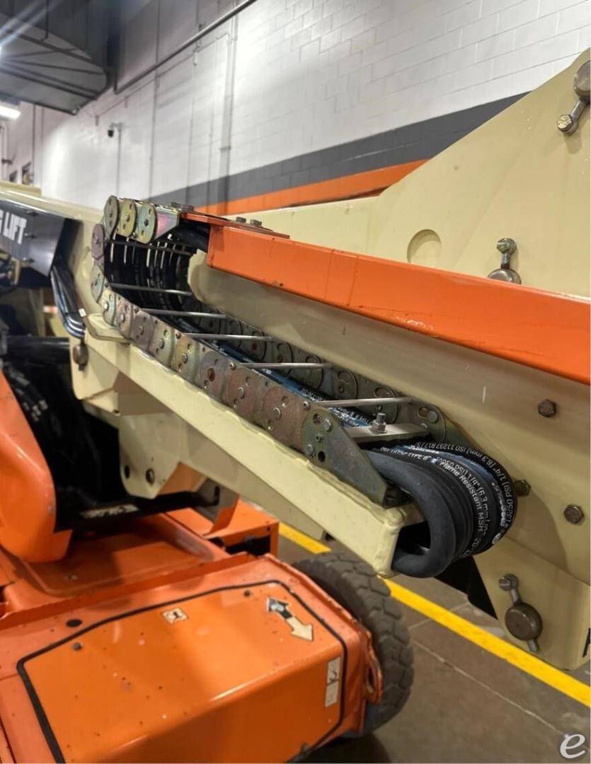 2015 JLG E400AJPN