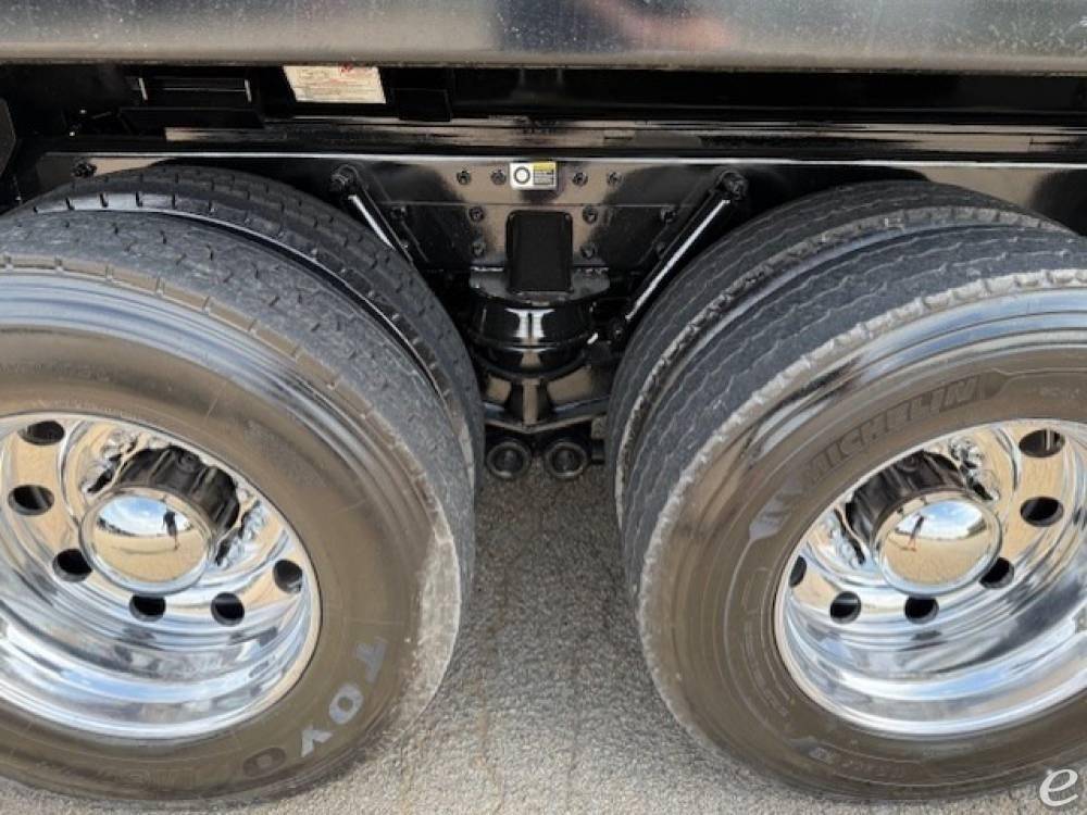2025 Kenworth T880S