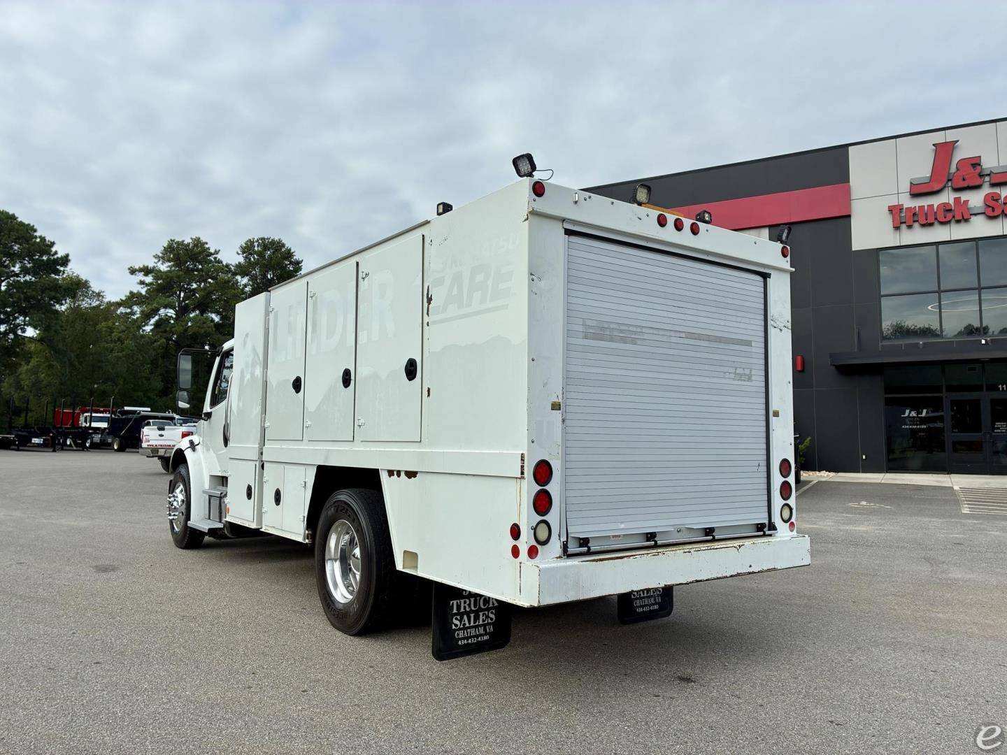 2016 Freightliner BUSINESS CLASS M2 106