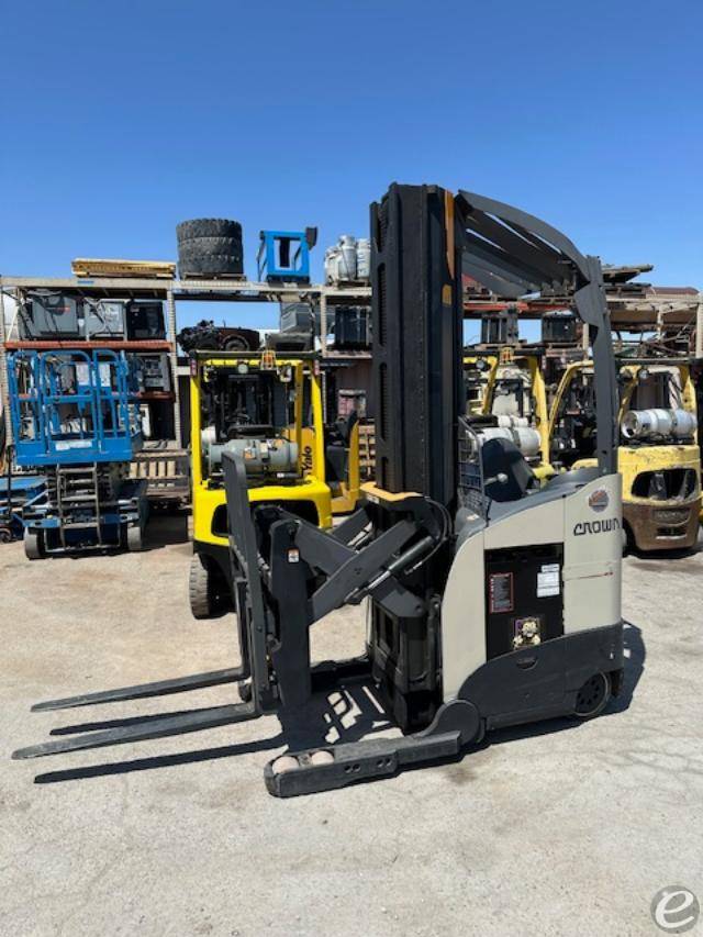 2015 Crown RM6025-45 Electric Reach...