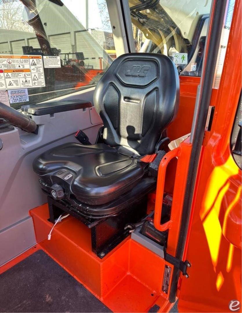 2022 JLG 1255