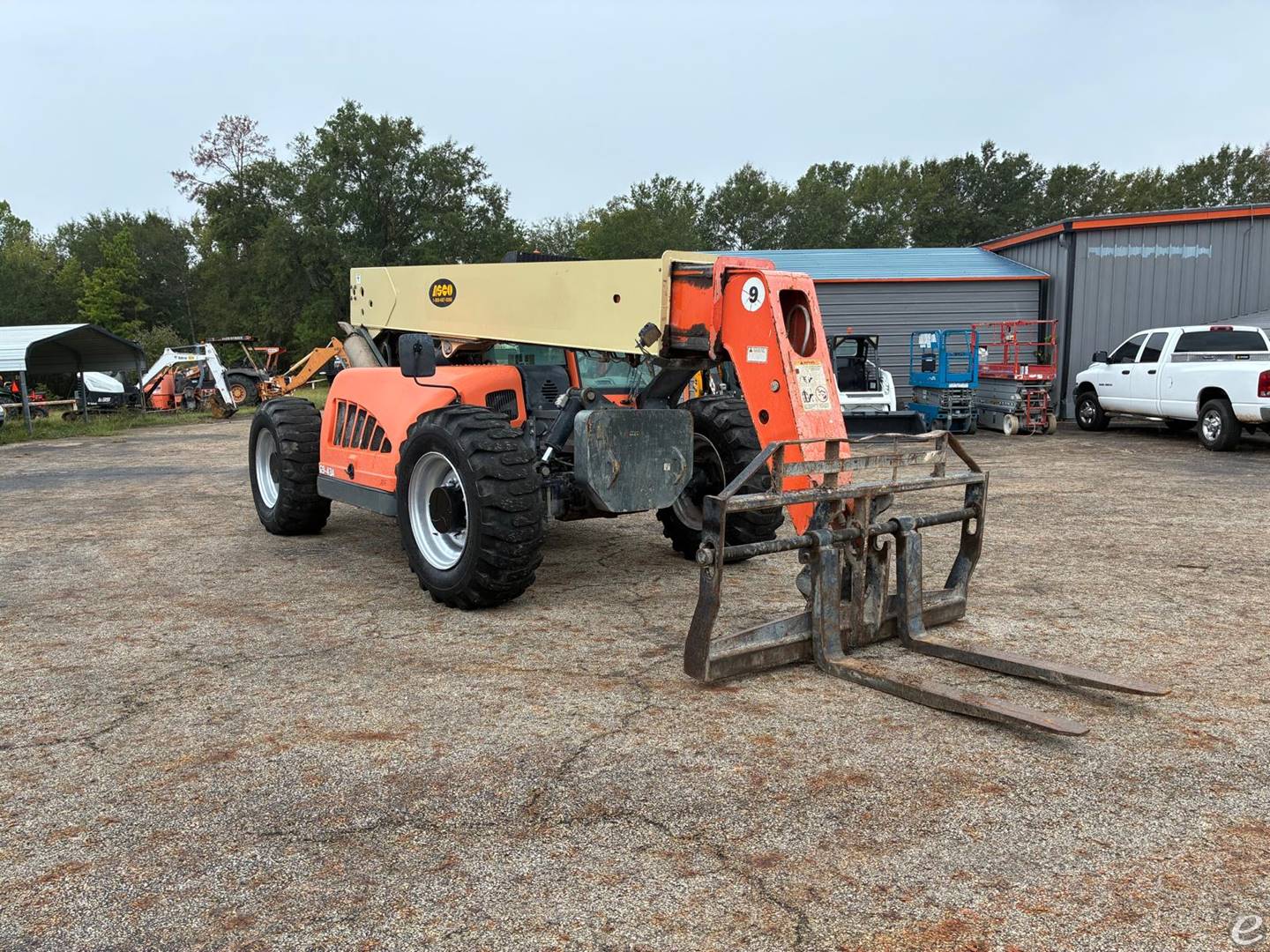 2011 JLG G9-43A