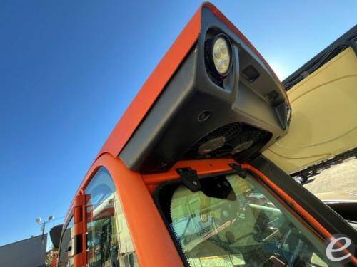 2018 JLG 943