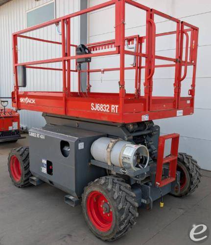 2023 Skyjack SJ6832RT