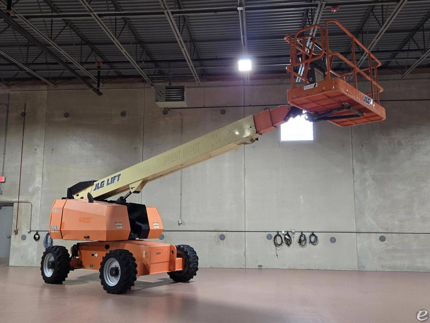 2017 JLG 600S