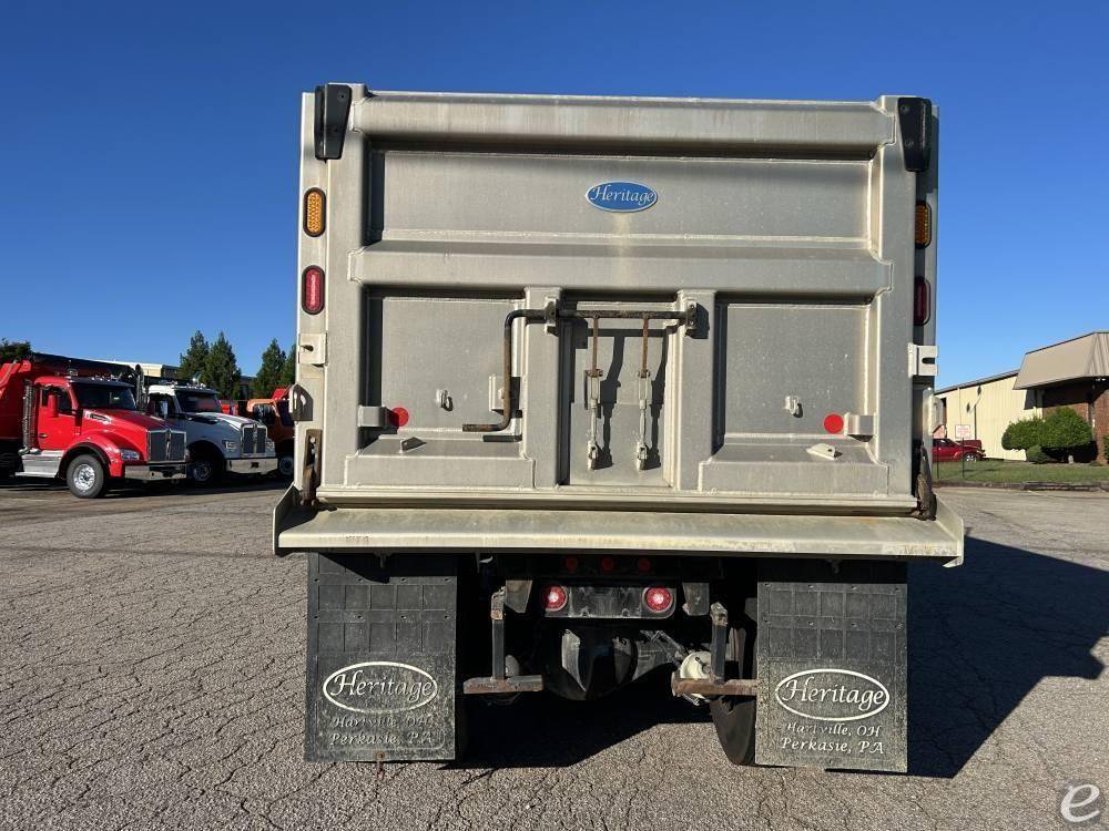 2024 Kenworth T880