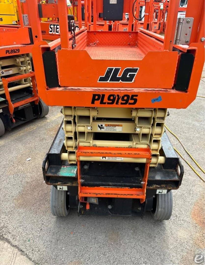 2021 JLG R1932i