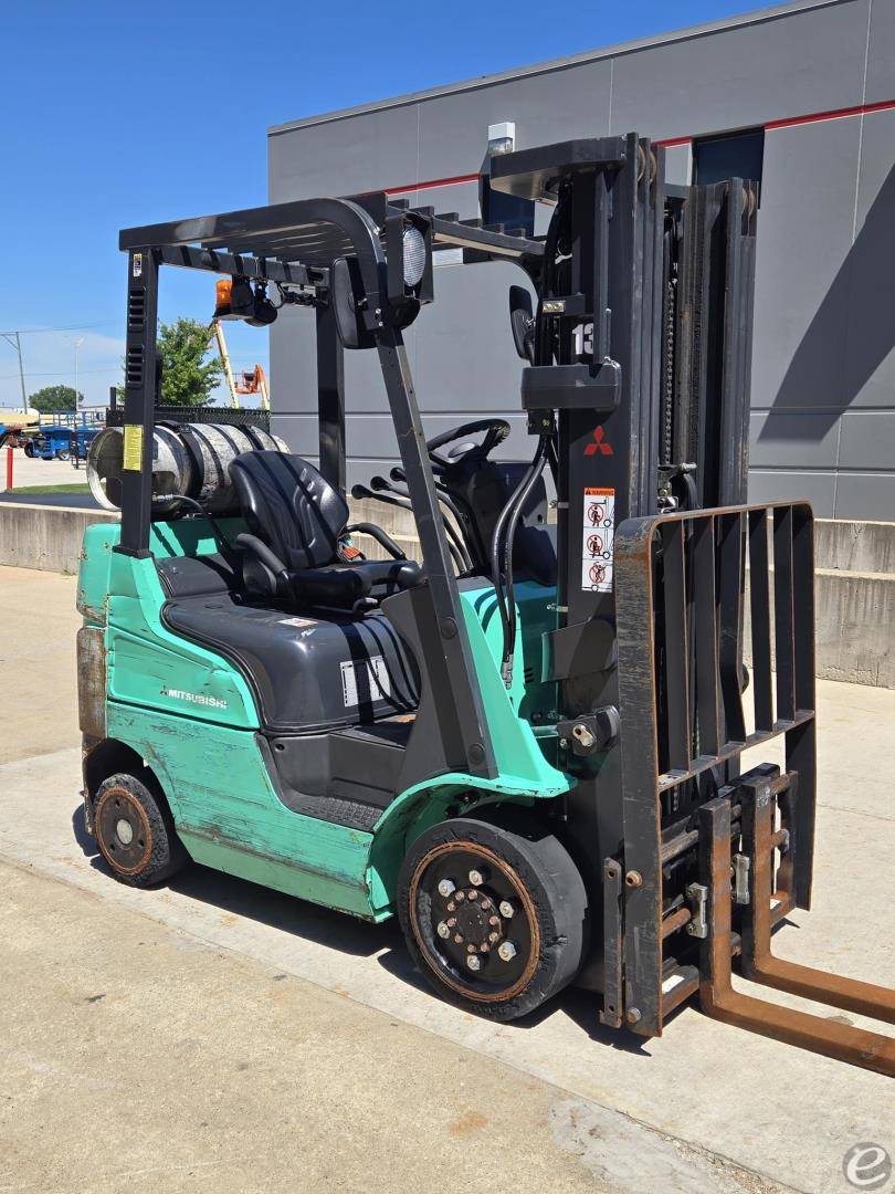2020 Mitsubishi FGC20N