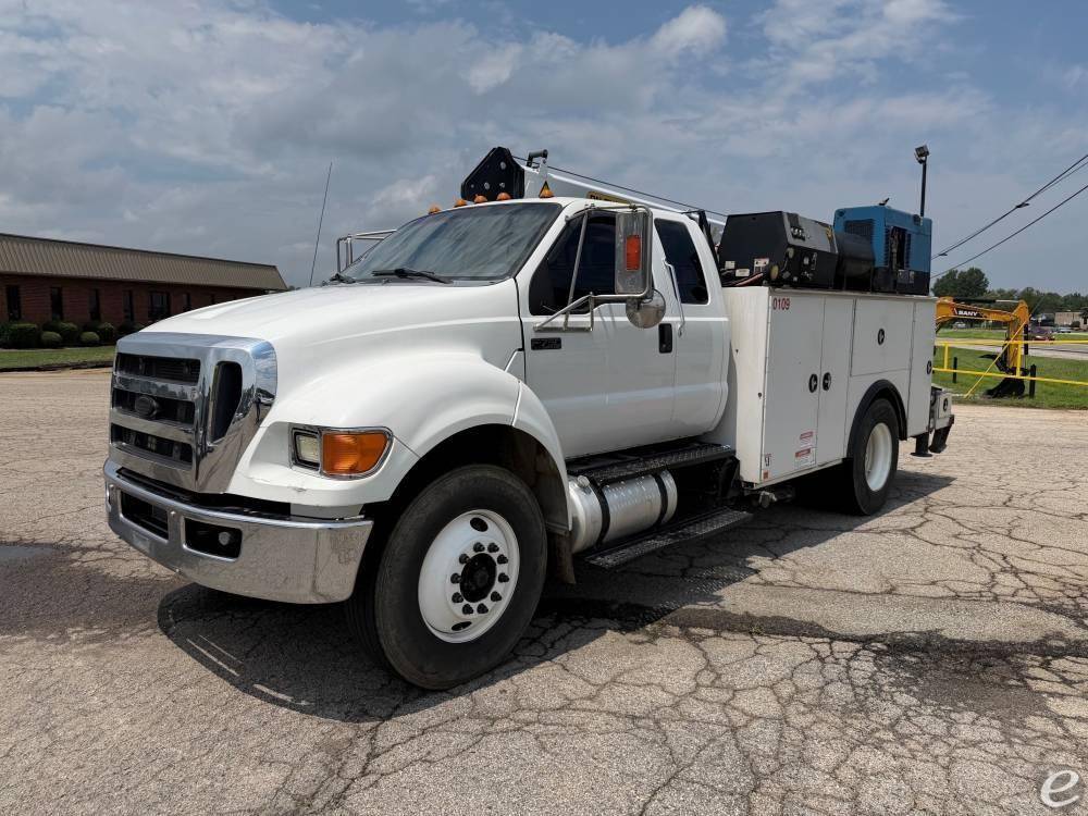 2015 Ford F750 XLT SD