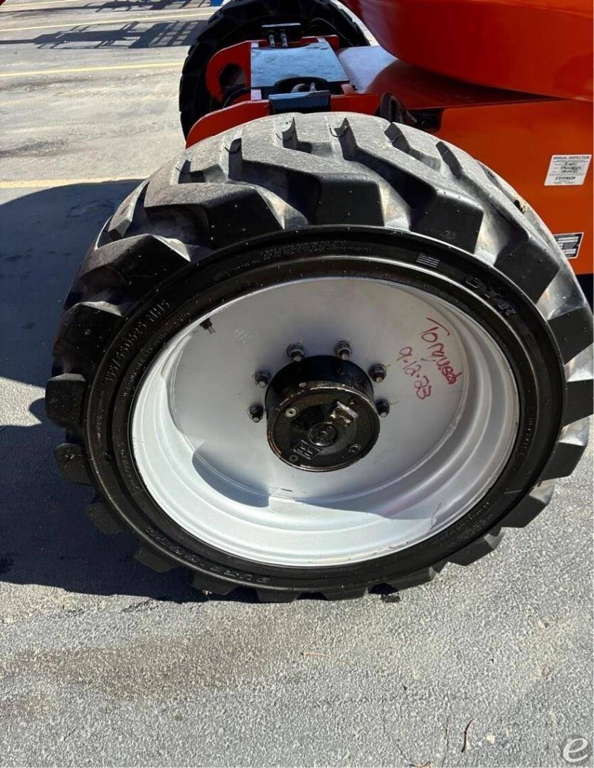 2014 JLG 600AJ