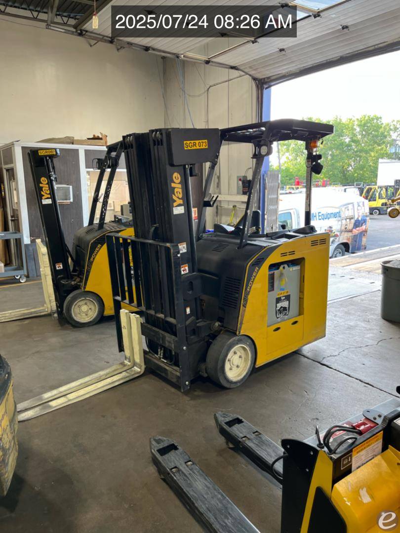 2017 Yale ESC040AD