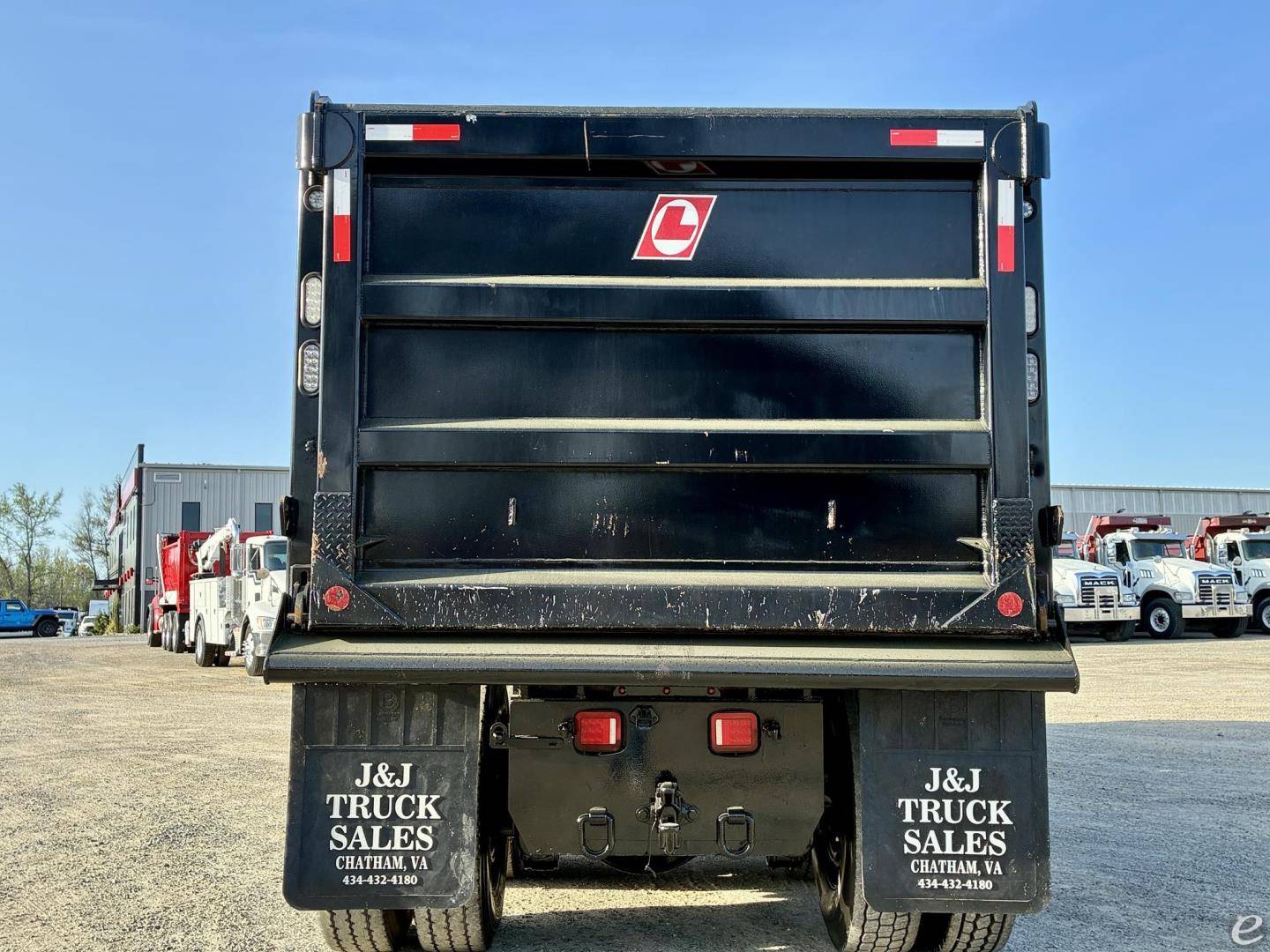 2025 Kenworth T880