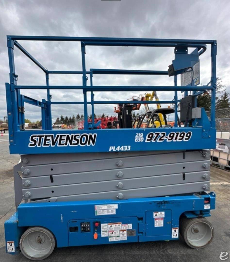 2013 Genie GS3232