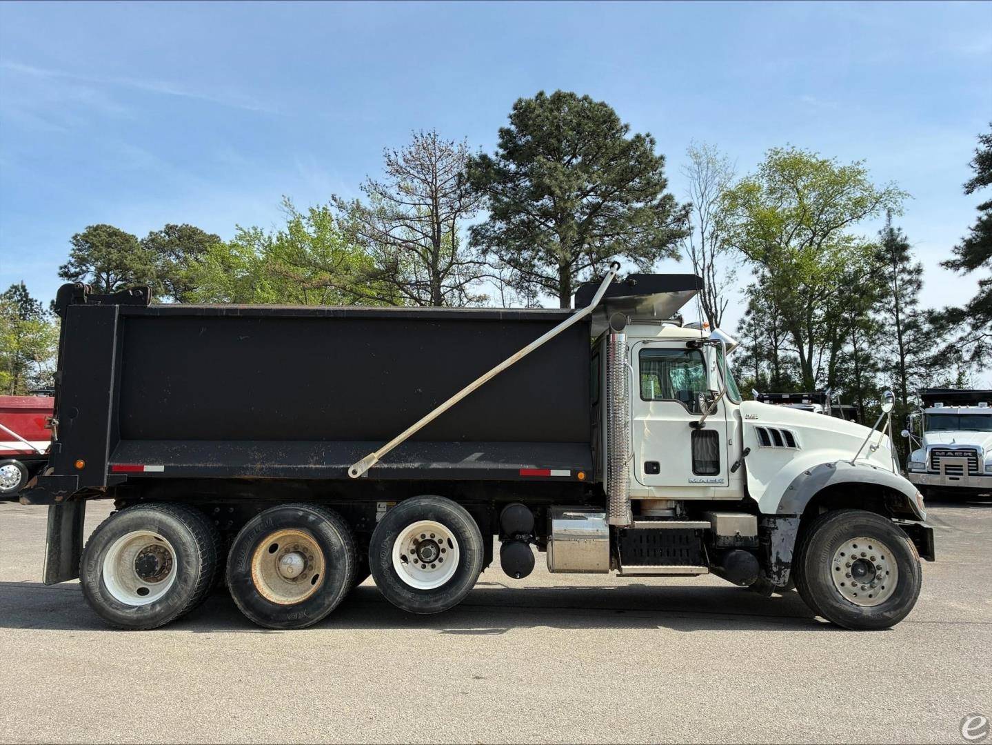 2015 Mack GRANITE GU713