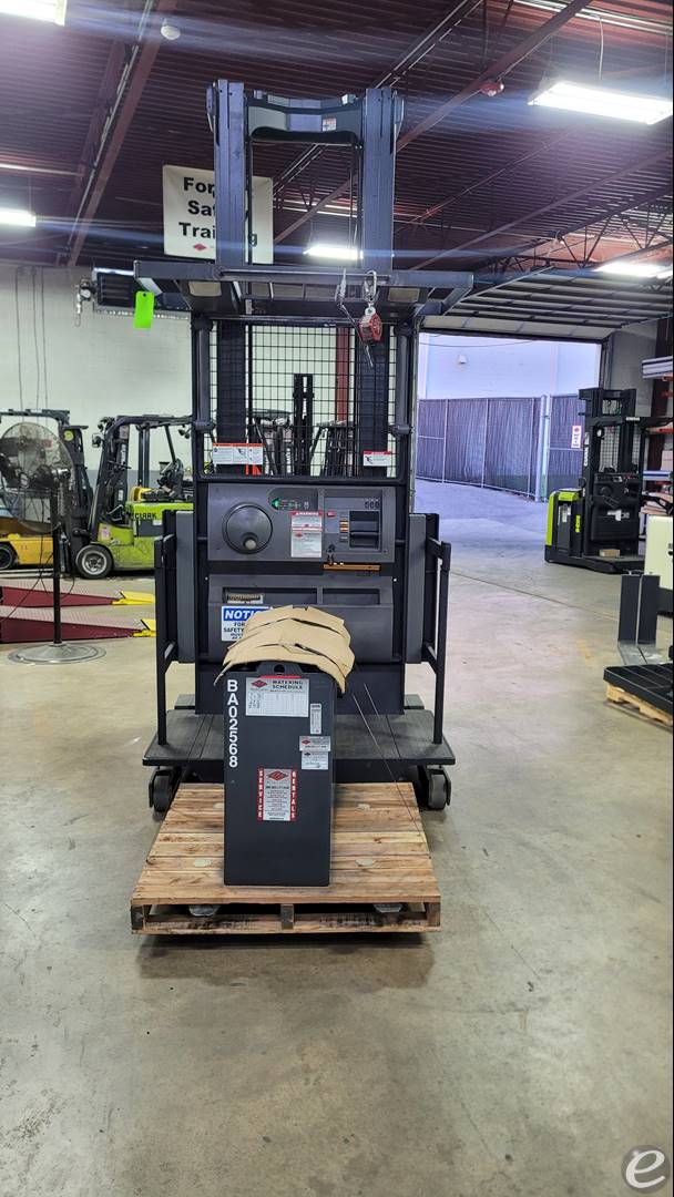 2012 Crown SP3520-30
