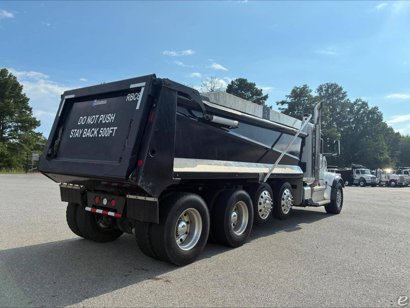 2025 Peterbilt 567