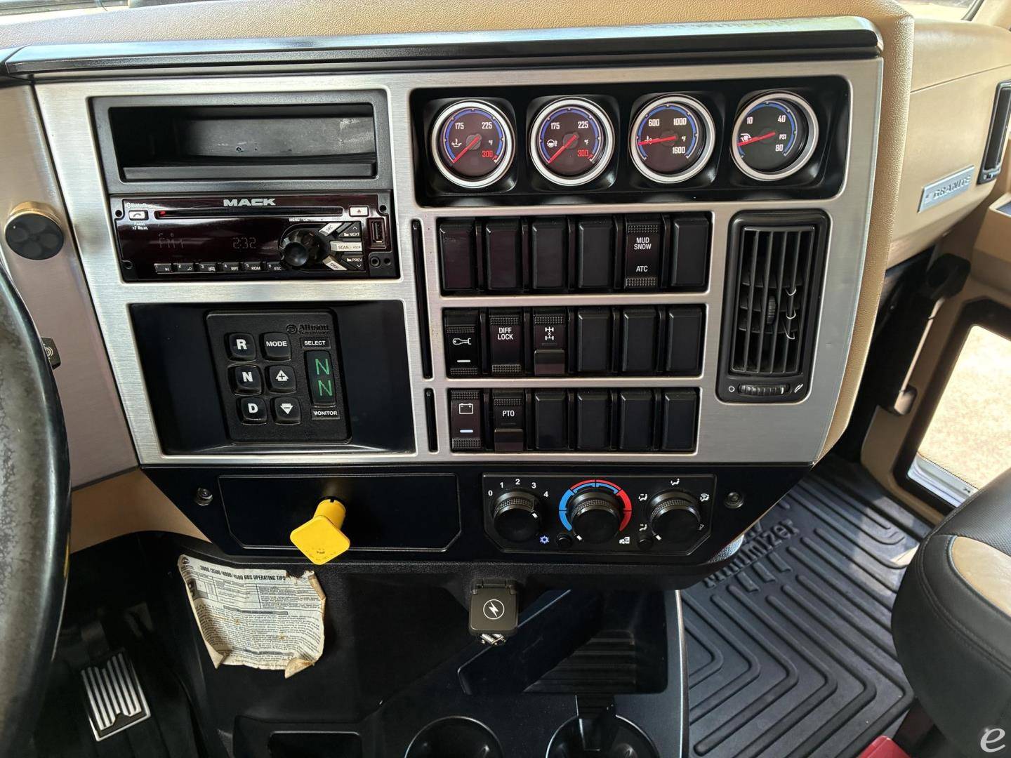 2020 Mack GRANITE 64FR