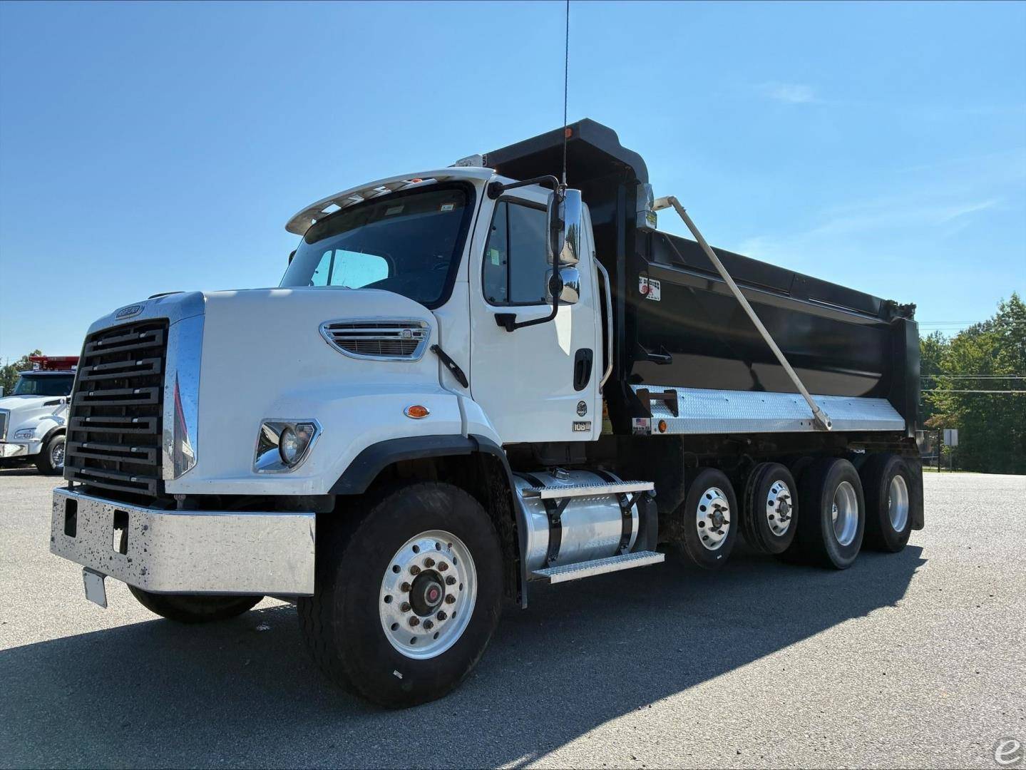 2023 Freightliner 108SD