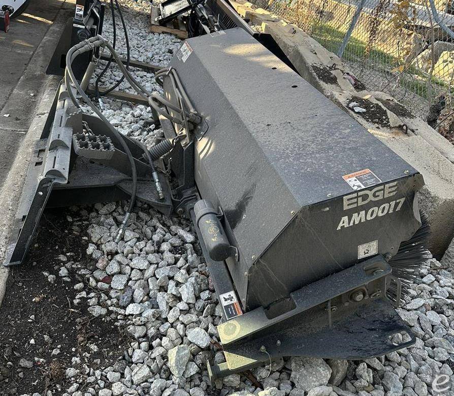 2023 Manitou 84