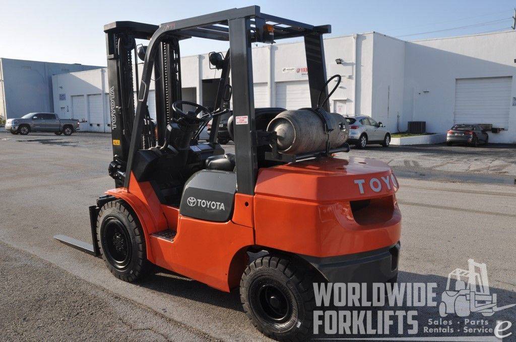 Toyota 7FGU30