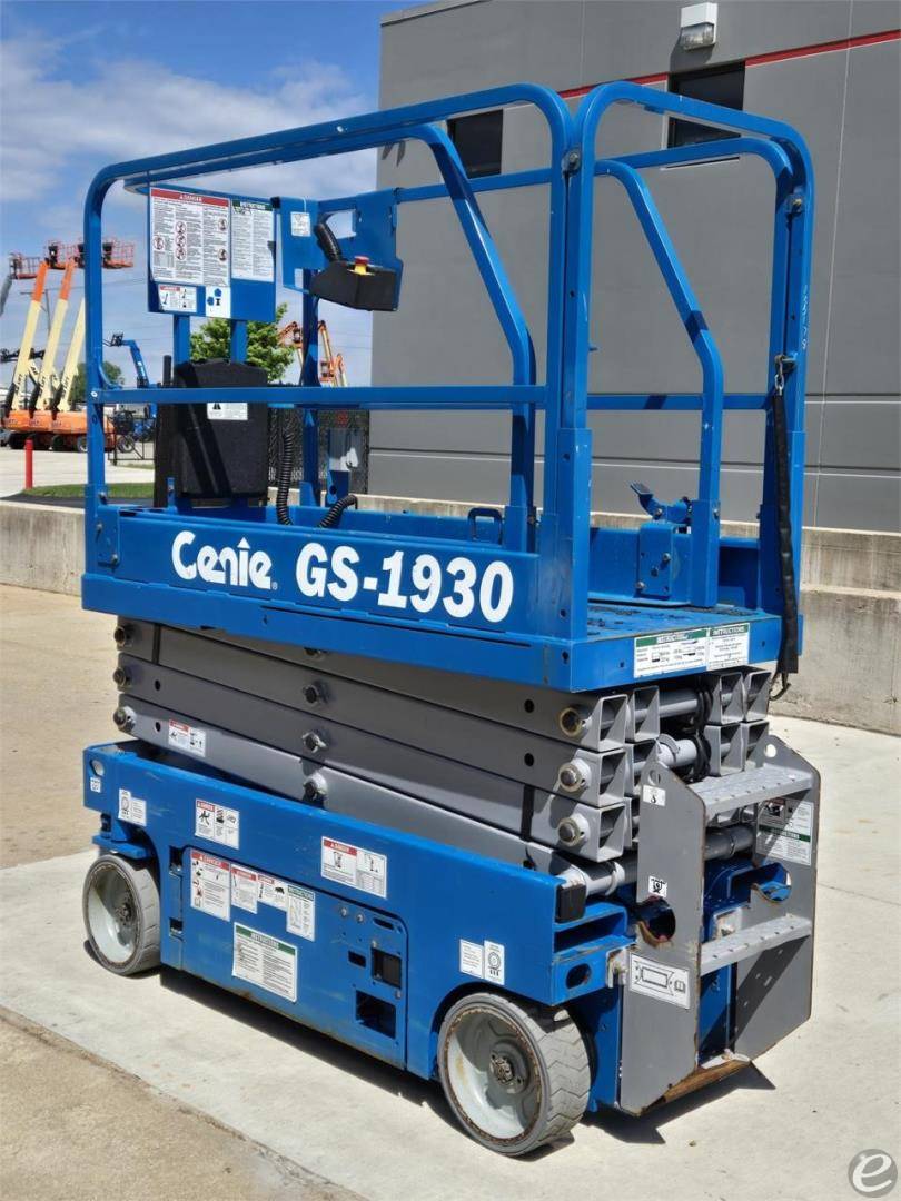 2014 Genie GS1930 Electric Scissor Lift - 123Forklift