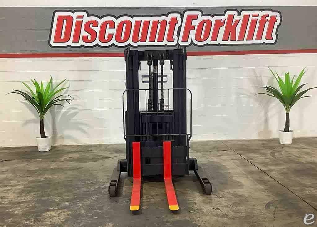 2005 Crown 30WRTT Electric Forklift - 123Forklift