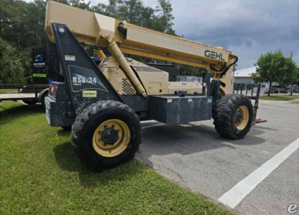 2017 Gehl RS6-34 - Foam Filled Tires, 4WD, 3000 Hours!