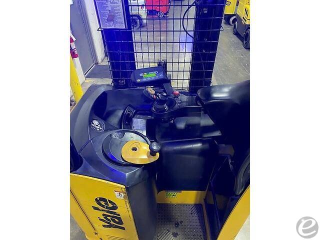 2011 Yale NR040DA Electric Reach Truck - 123Forklift